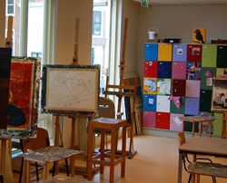 Een blik in het atelier van Anders Bekeken